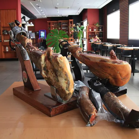 Hacienda Guadalquivir فندق