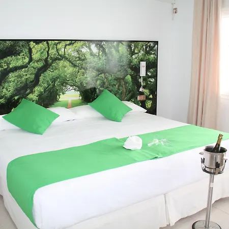 Hotel Hacienda Guadalquivir 2*